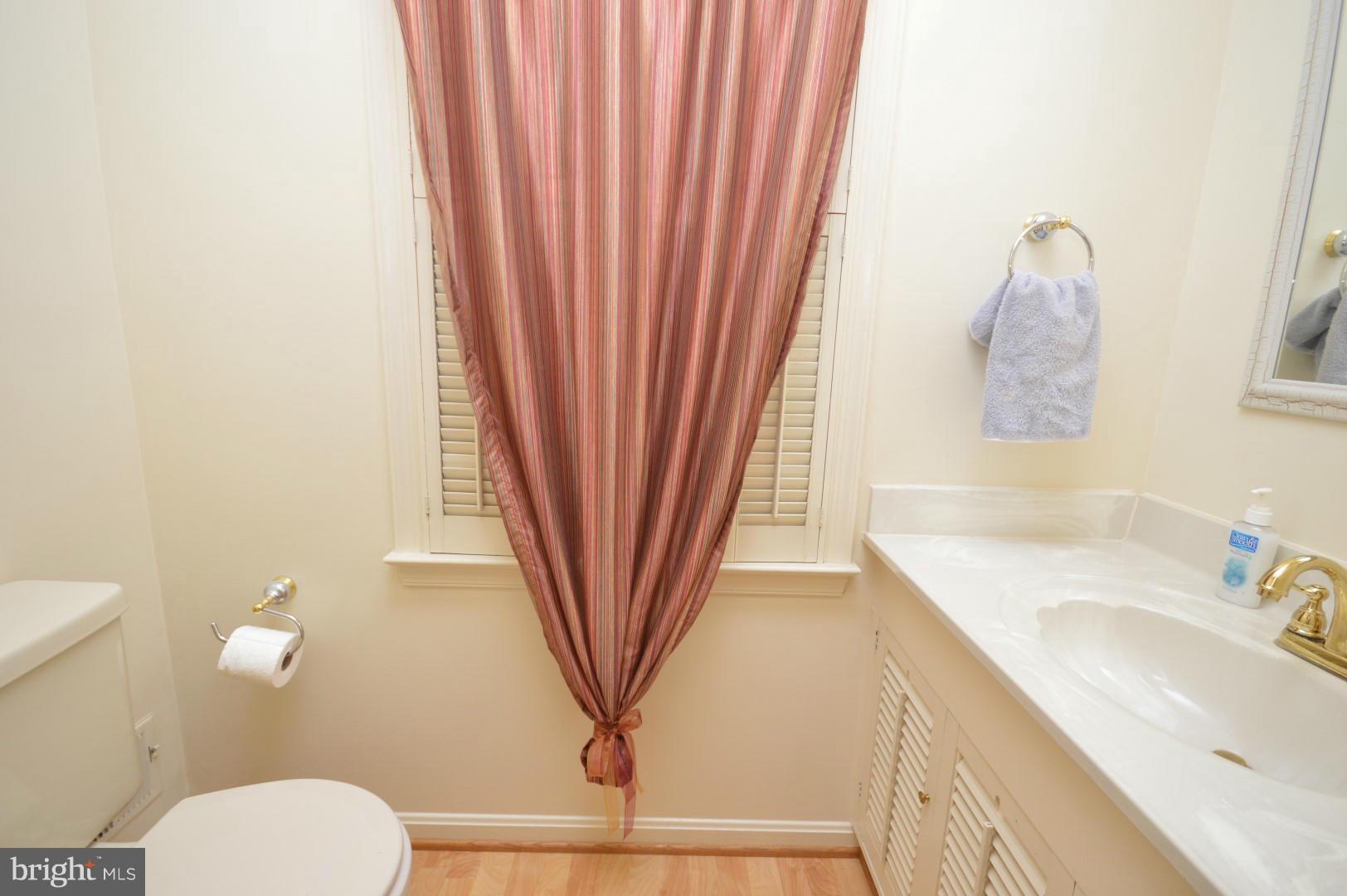 2867 Seminole Road Woodbridge, VA 22192 - Photo 10 of 22 Bath