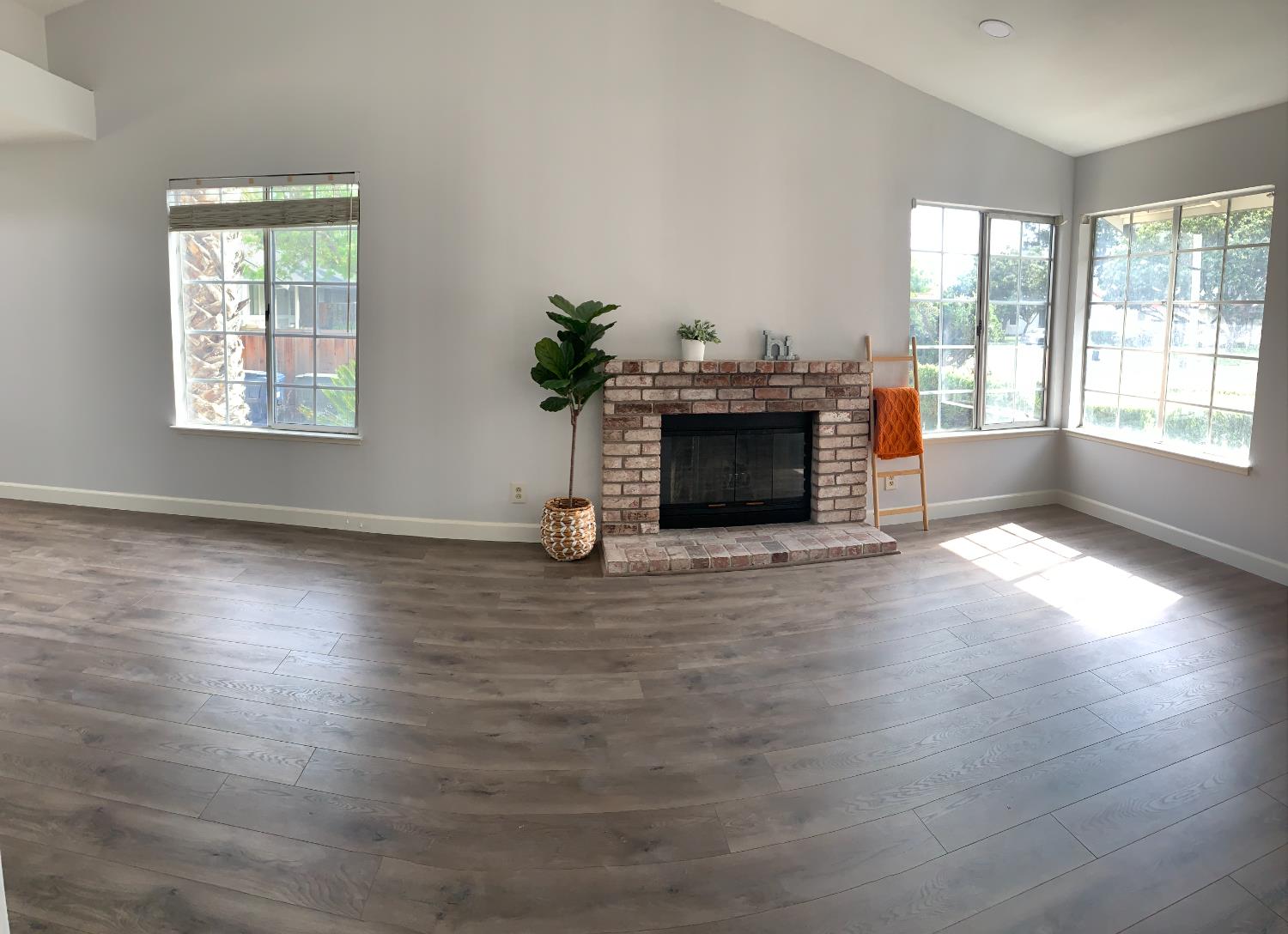 593 Andrea Circle Livermore, CA 94550 - Photo 4 of 23