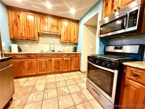 $224,900 | 1103 West Walford Drive, Jeffersonville, IN 47130