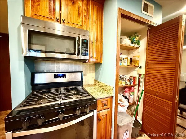 $224,900 | 1103 West Walford Drive, Jeffersonville, IN 47130