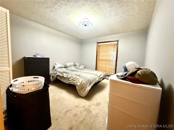 $224,900 | 1103 West Walford Drive, Jeffersonville, IN 47130