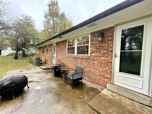 $224,900 | 1103 West Walford Drive, Jeffersonville, IN 47130