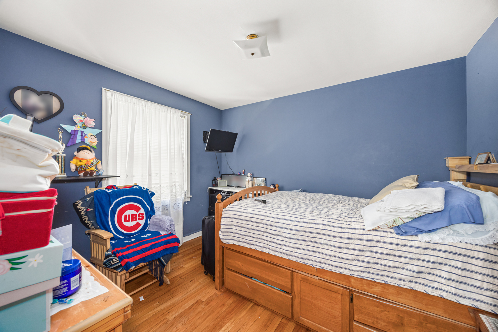 1406 Brummel Street Evanston, IL 60202 - Photo 11 of 20 a bedroom with bed and a window