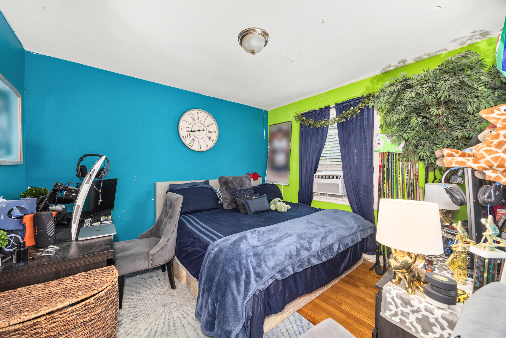 1406 Brummel Street Evanston, IL 60202 - Photo 6 of 20 a bed sitting in a bedroom next to a window