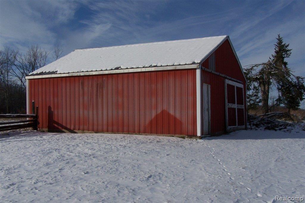 2860 Noble Road Oxford, MI 48370 - Photo 3 of 13 100_7707.JPG