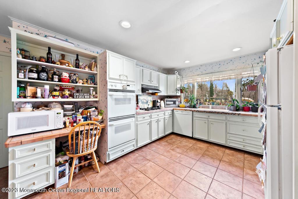 181 Rumson Road Rumson, NJ 07760 - Photo 13 of 35 181RumsonInteriors-8