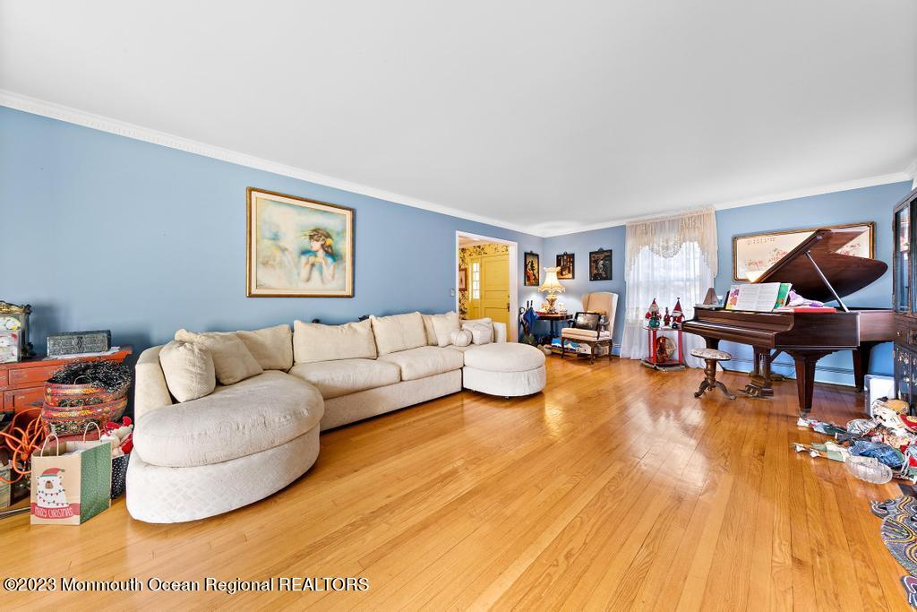 181 Rumson Road Rumson, NJ 07760 - Photo 16 of 35 181RumsonInteriors-12