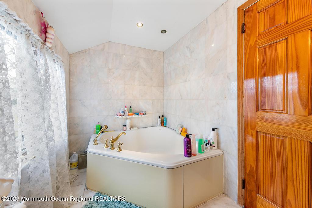 181 Rumson Road Rumson, NJ 07760 - Photo 26 of 35 181RumsonInteriors-26