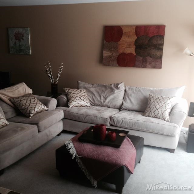 618 Byron Court, Unit 38 Rochester, MI 48307 - Photo 14 of 23 31231022-13.JPG