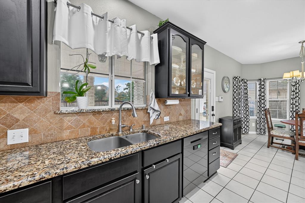 851 Bridle Path Burleson, TX 76028 - Photo 16 of 40