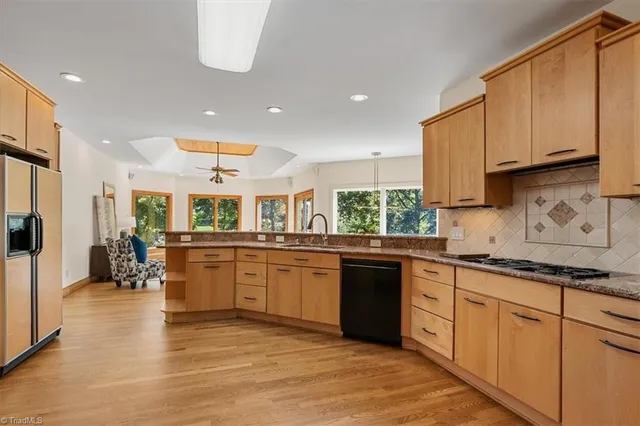 $1,250,000 | 7112 Horseman Court, Summerfield, NC 27358