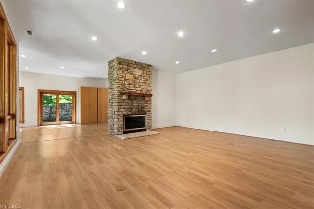 $1,250,000 | 7112 Horseman Court, Summerfield, NC 27358