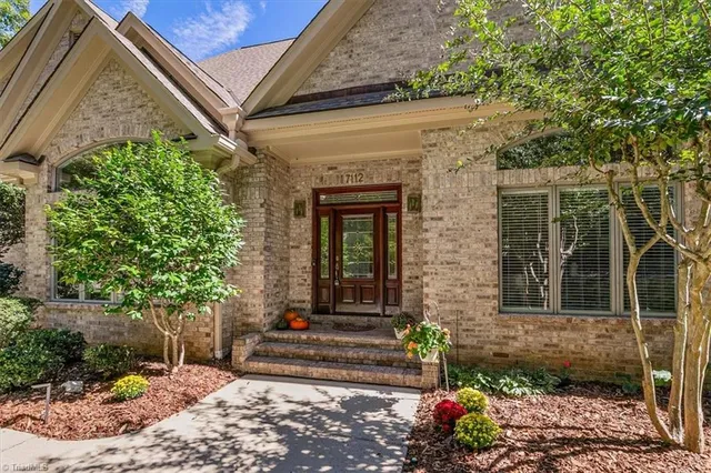 $1,250,000 | 7112 Horseman Court, Summerfield, NC 27358