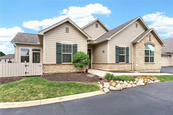 $324,900 | 7049 Creekside Circle, Fairborn, OH 45324