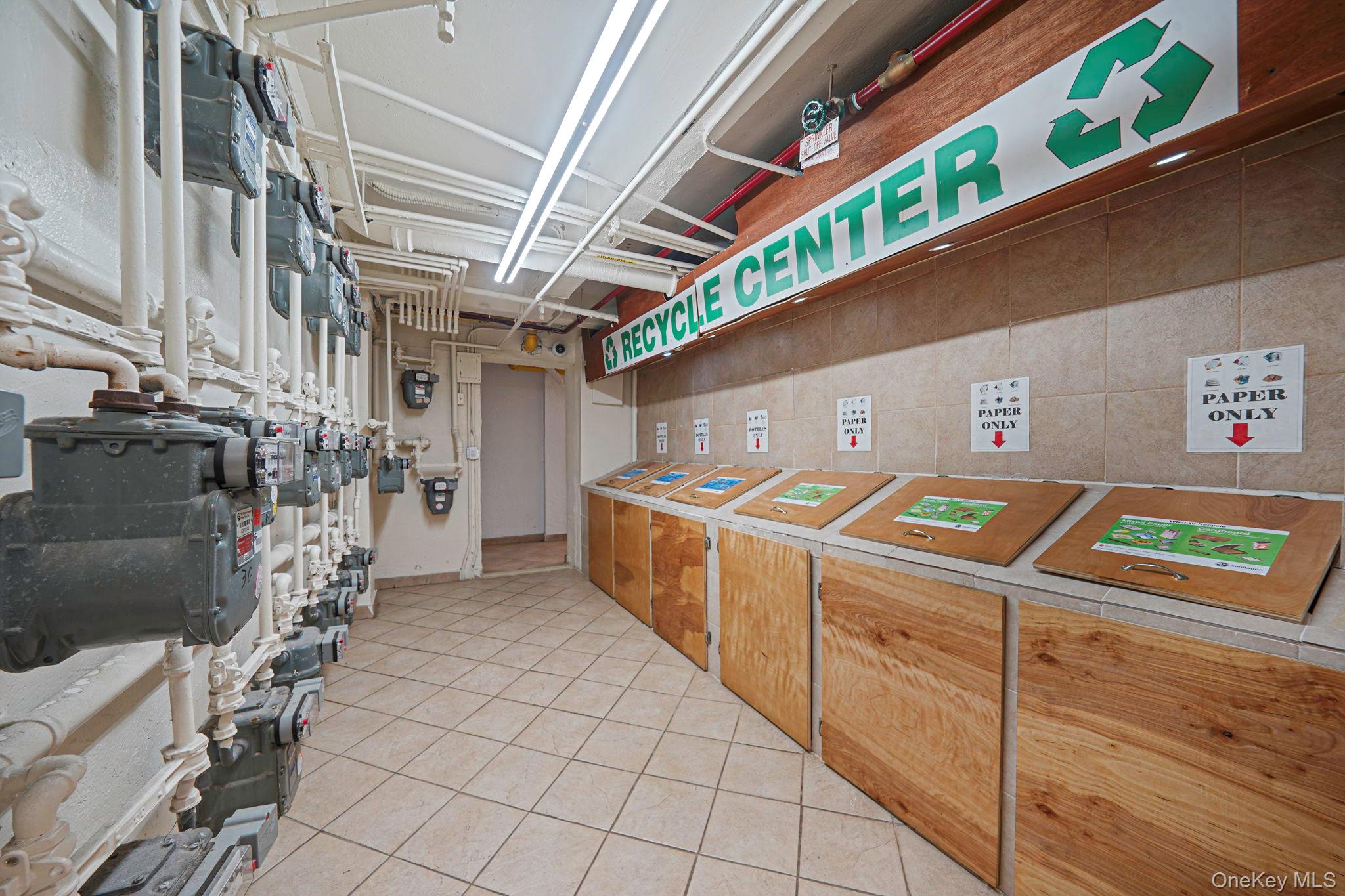 640 West 231st Street, Unit 1F Bronx, NY 10463 - Photo 14 of 17 a utility room with dryer and washer