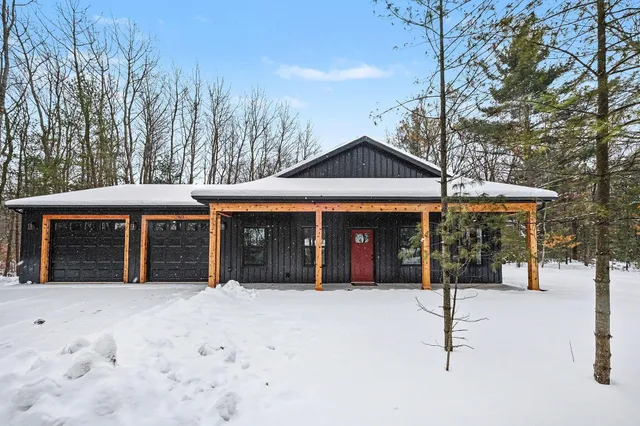 $395,000 | 9073 West Colby Road, Greenville, MI 48838