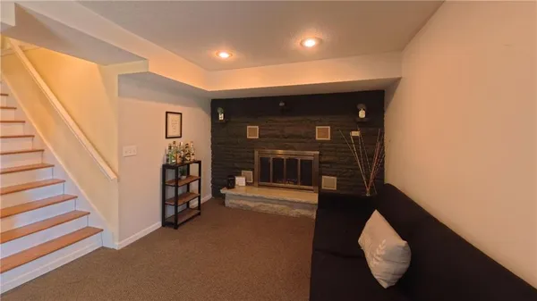 $875,000 | 1656 Lake Viking Terrace, Gallatin, MO 64640