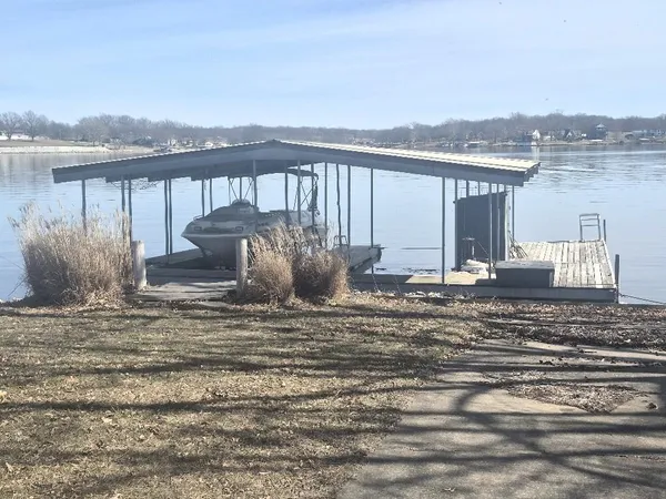 $875,000 | 1656 Lake Viking Terrace, Gallatin, MO 64640