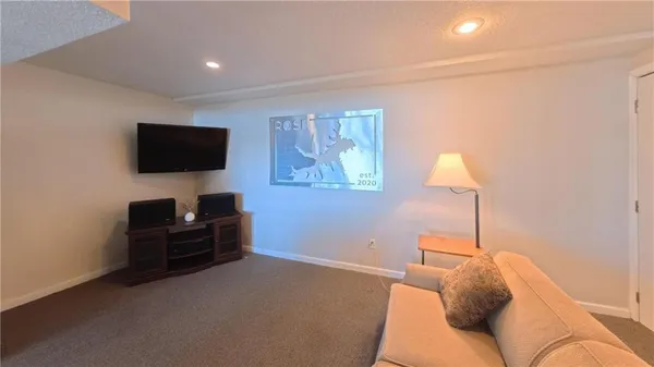 $875,000 | 1656 Lake Viking Terrace, Gallatin, MO 64640