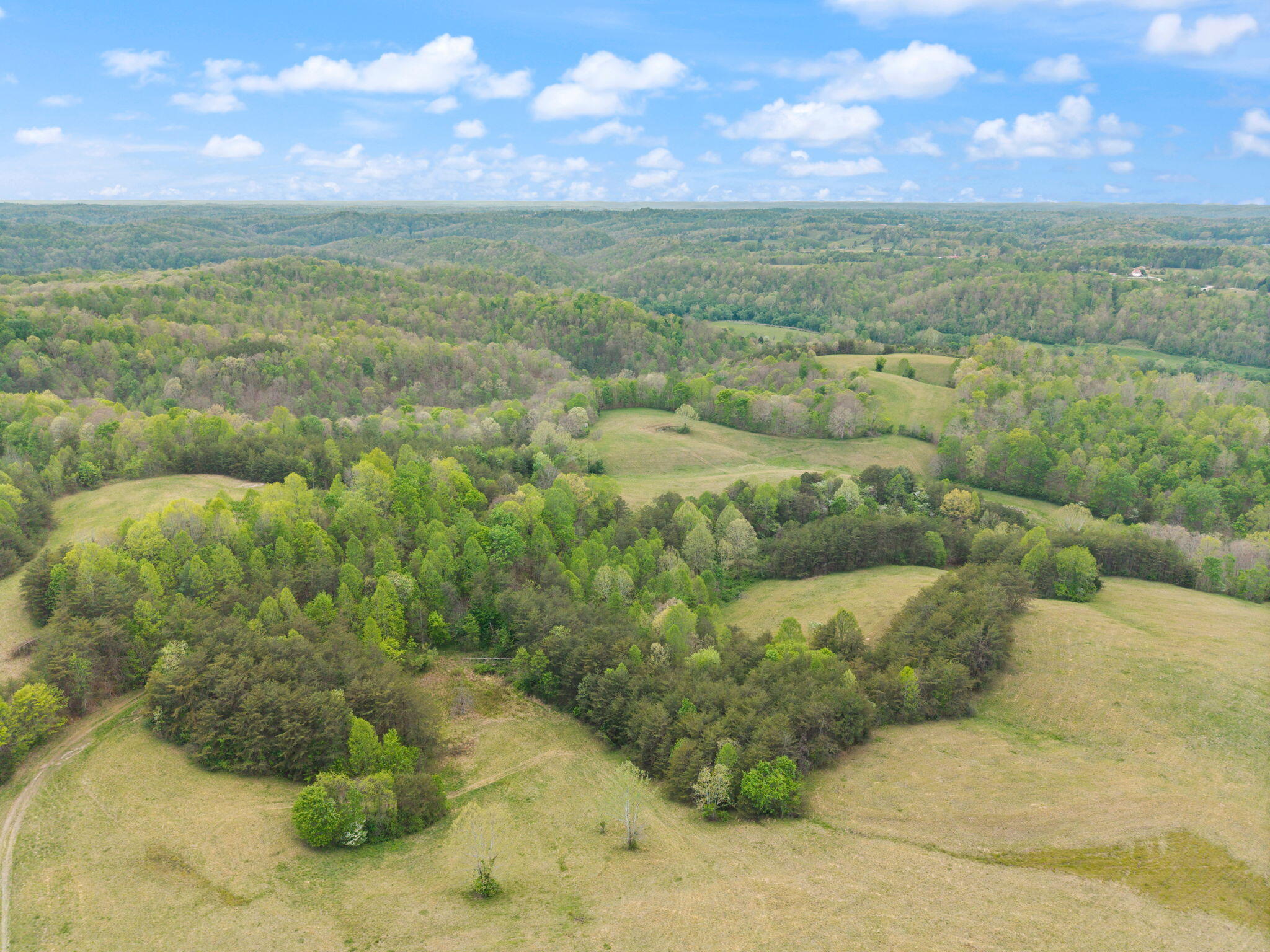 371 Big Branch Road Beattyville, KY 41311 - Photo 10 of 52 44-web-or-mls-DJI_20260416170015_0150_D