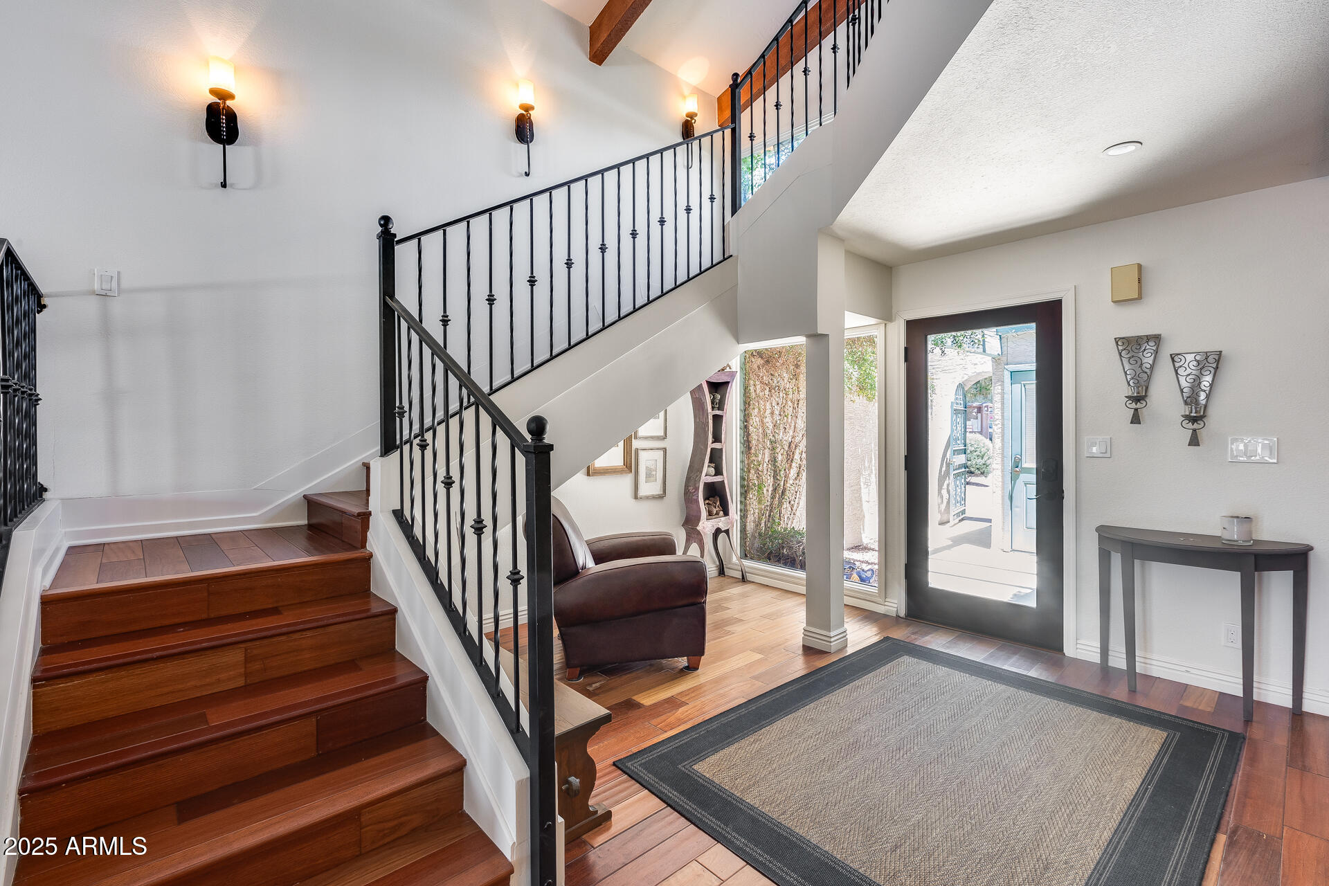 4242 North 44th Street Phoenix, AZ 85018 - Photo 2 of 32 Foyer