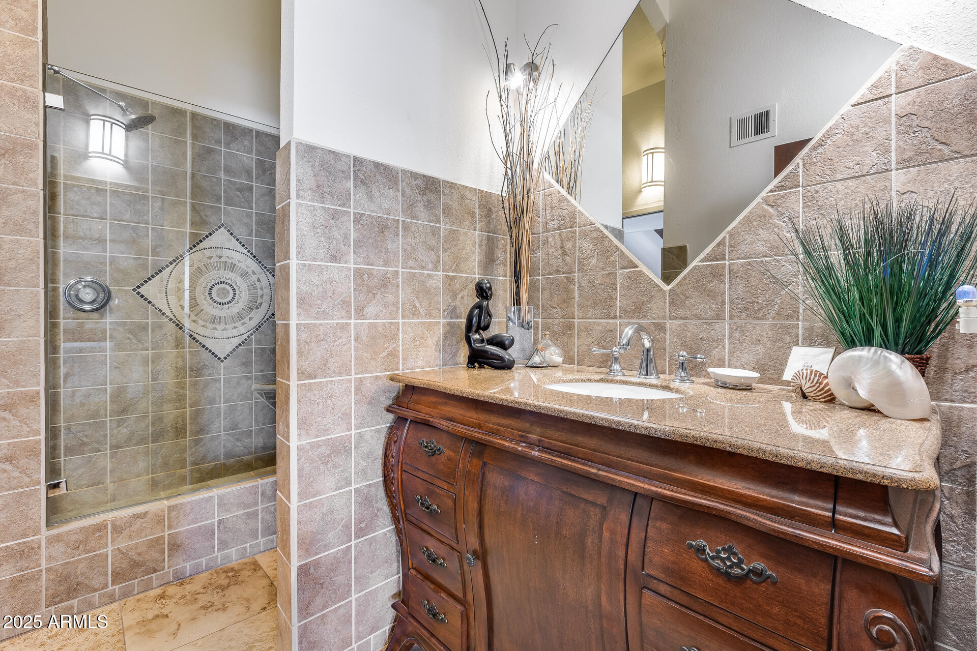 4242 North 44th Street Phoenix, AZ 85018 - Photo 21 of 32 Upstairs bath