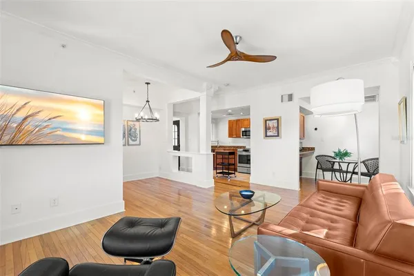 $574,999 | 210 22nd Avenue Northeast, Unit 15, St. Petersburg, FL 33704