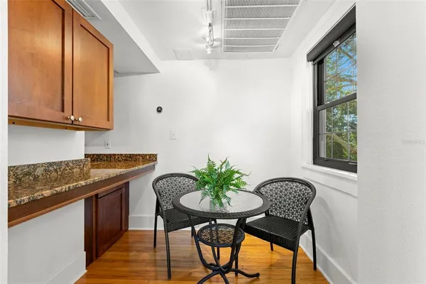$574,999 | 210 22nd Avenue Northeast, Unit 15, St. Petersburg, FL 33704