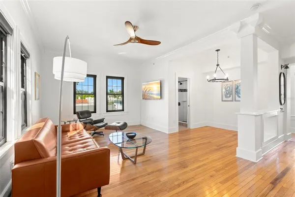 $574,999 | 210 22nd Avenue Northeast, Unit 15, St. Petersburg, FL 33704