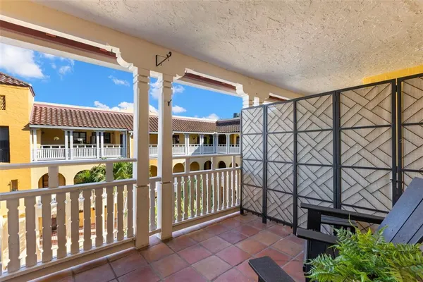 $574,999 | 210 22nd Avenue Northeast, Unit 15, St. Petersburg, FL 33704