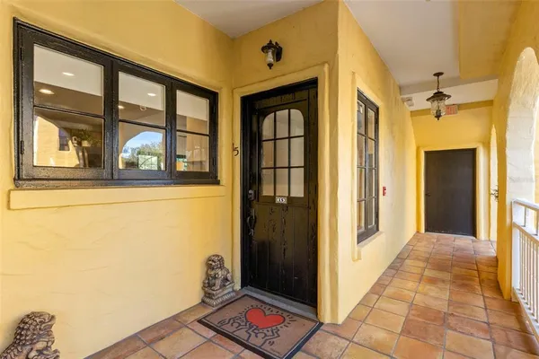 $574,999 | 210 22nd Avenue Northeast, Unit 15, St. Petersburg, FL 33704