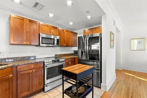 $574,999 | 210 22nd Avenue Northeast, Unit 15, St. Petersburg, FL 33704