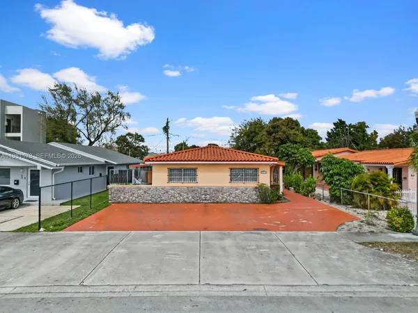 a view of house with a outdoor space