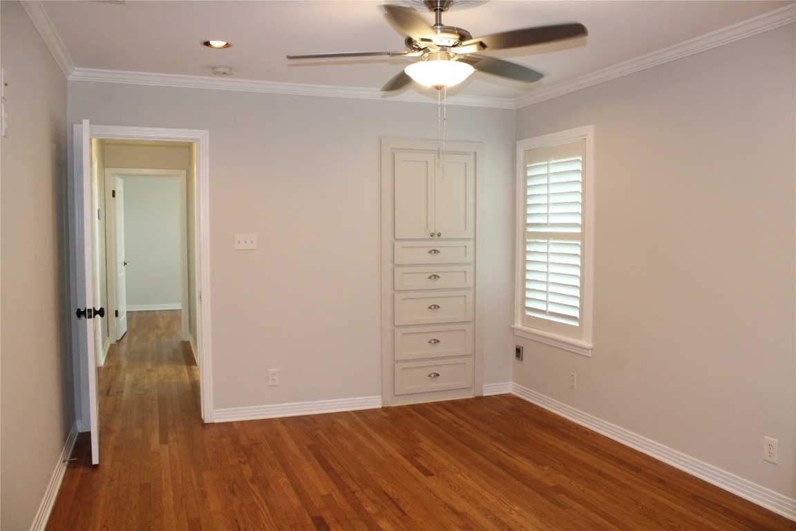 1515 Morrow Street Austin, TX 78757 - Photo 12 of 28 Looking back toward the hallway