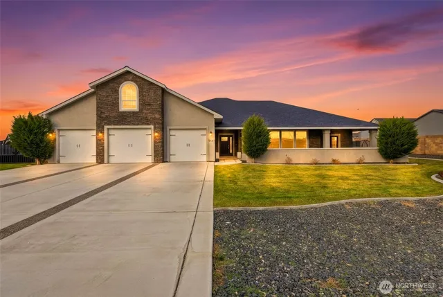 $875,000 | 6401 Eagle Crest Drive, Pasco, WA 99301
