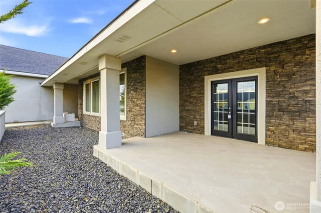 $875,000 | 6401 Eagle Crest Drive, Pasco, WA 99301