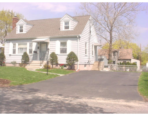 10 Wellesley Road Arlington, MA 02474 - Photo 2 of 15 Gallery Image 2