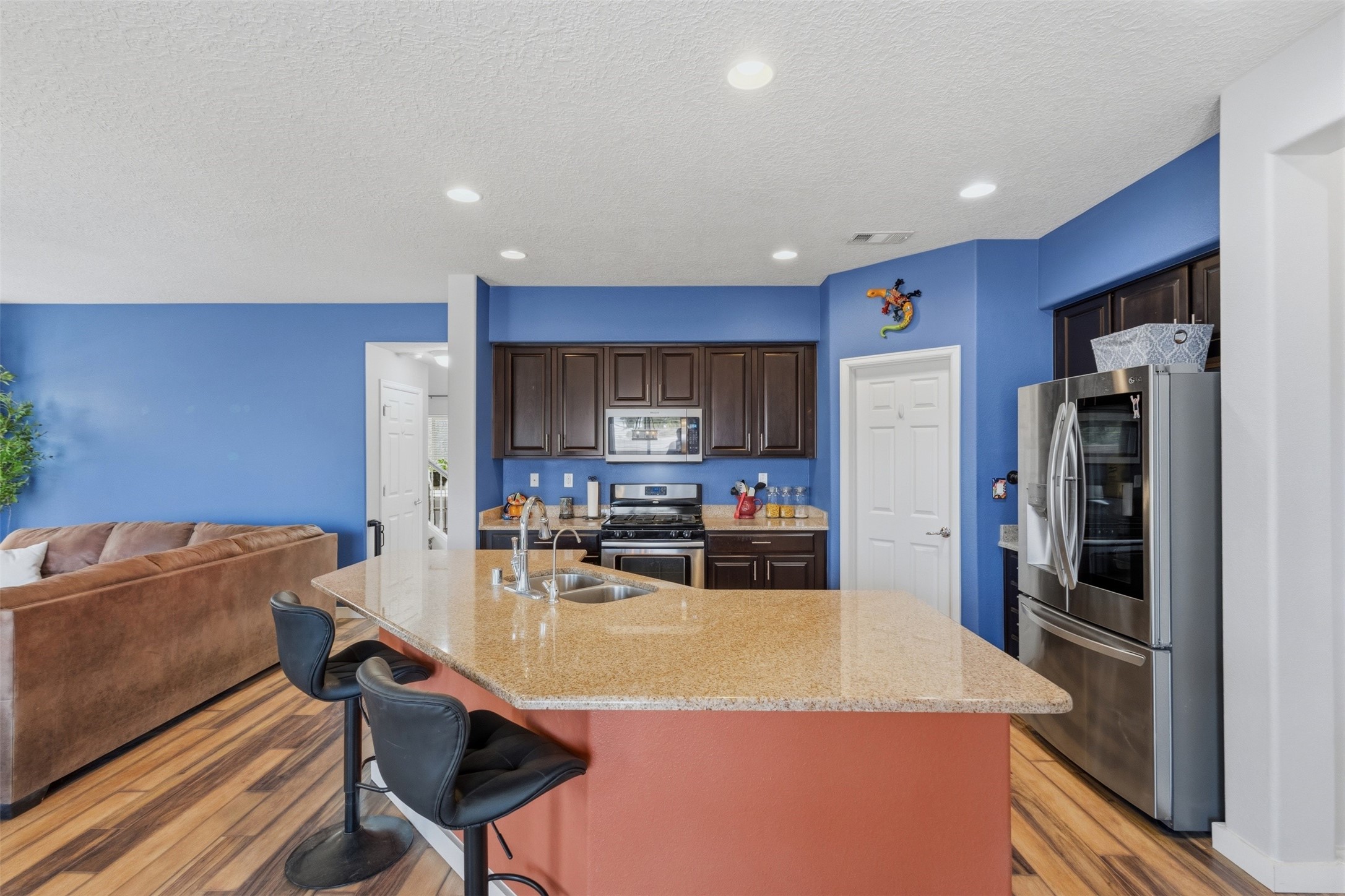 529 Loma Linda Loop Northeast Rio Rancho, NM 87124 - Photo 8 of 46 Gallery Image 8