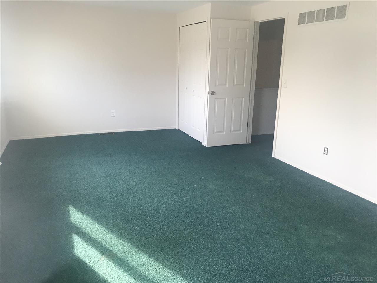 31697 Ryan Road Warren, MI 48092 - Photo 15 of 16