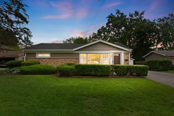 $485,000 | 227 South Cedar Street, Palatine, IL 60067