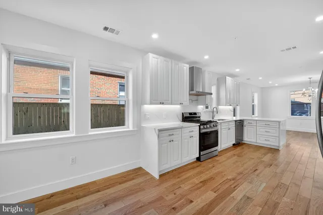 $1,099,000 | 1516 Evarts Street Northeast, Washington, DC 20018