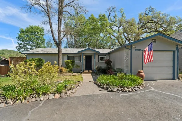 $755,000 | 13975 Arnold Drive, Glen Ellen, CA 95442