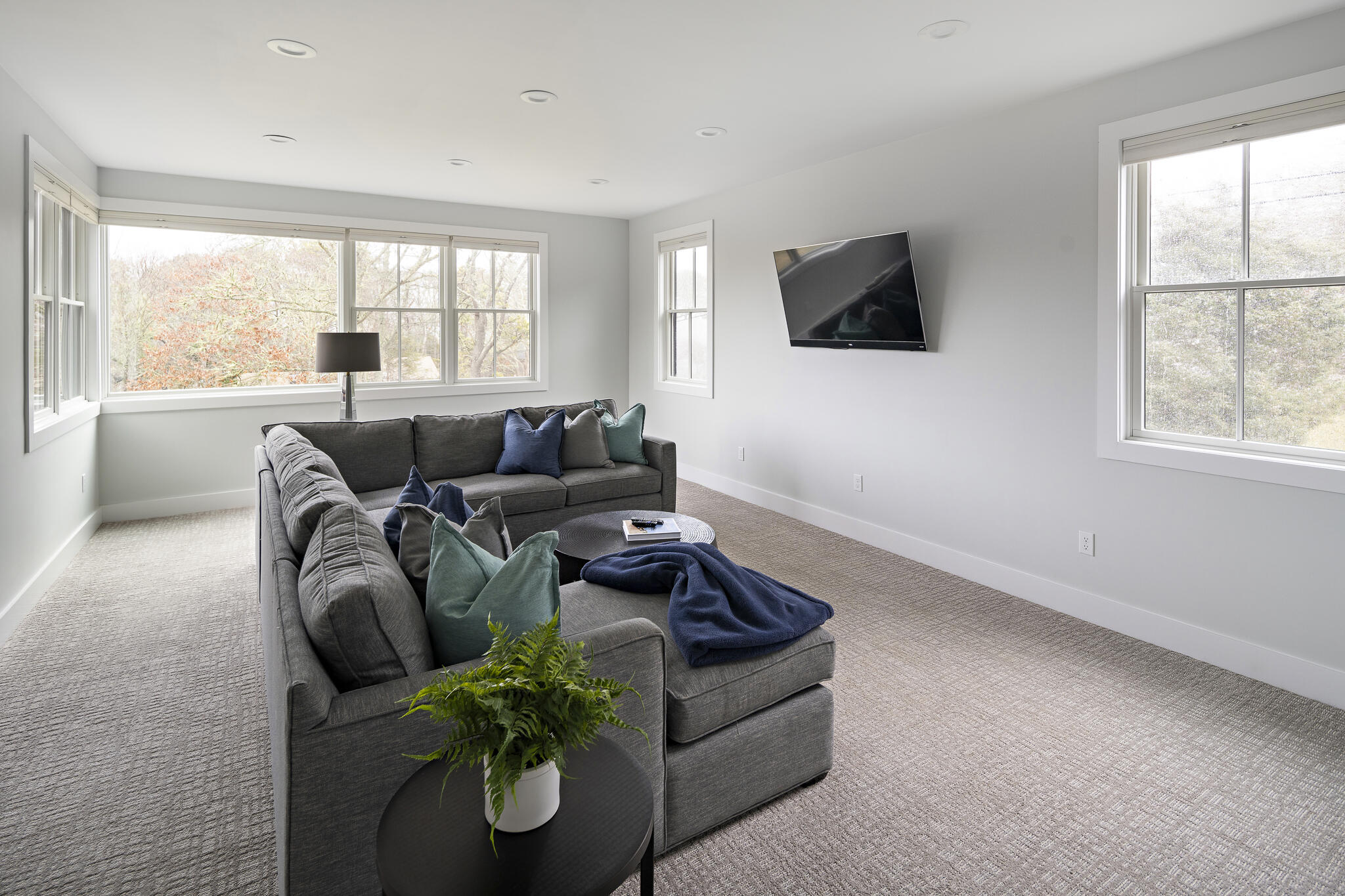 110 5th Street North Edgartown, MA 02539 - Photo 15 of 40 Spacious family room