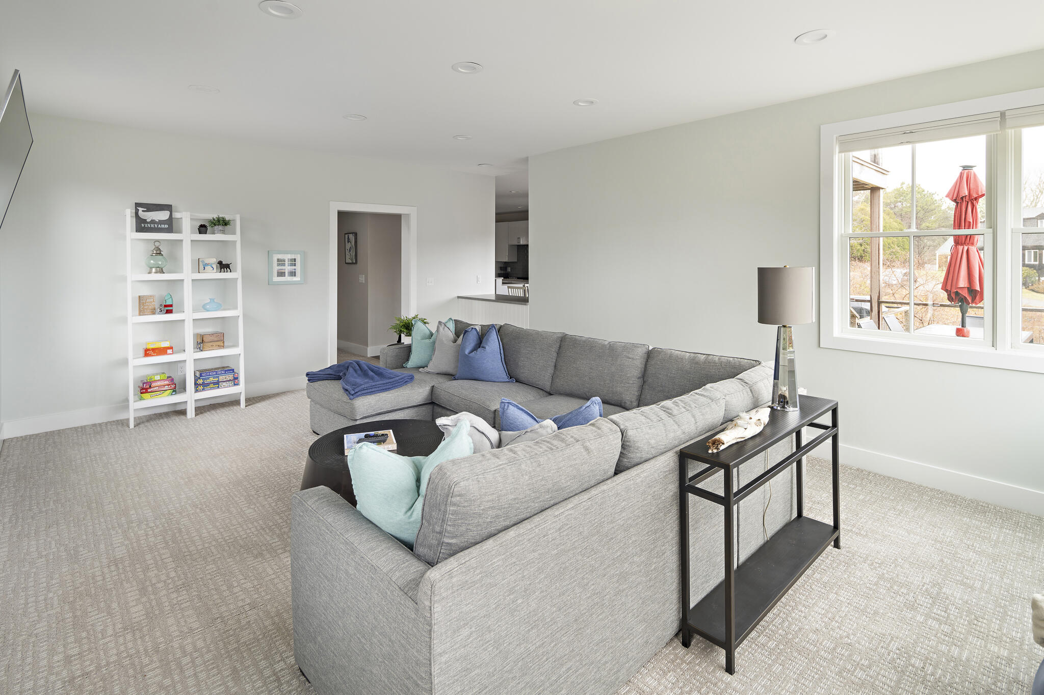 110 5th Street North Edgartown, MA 02539 - Photo 16 of 40 Family room