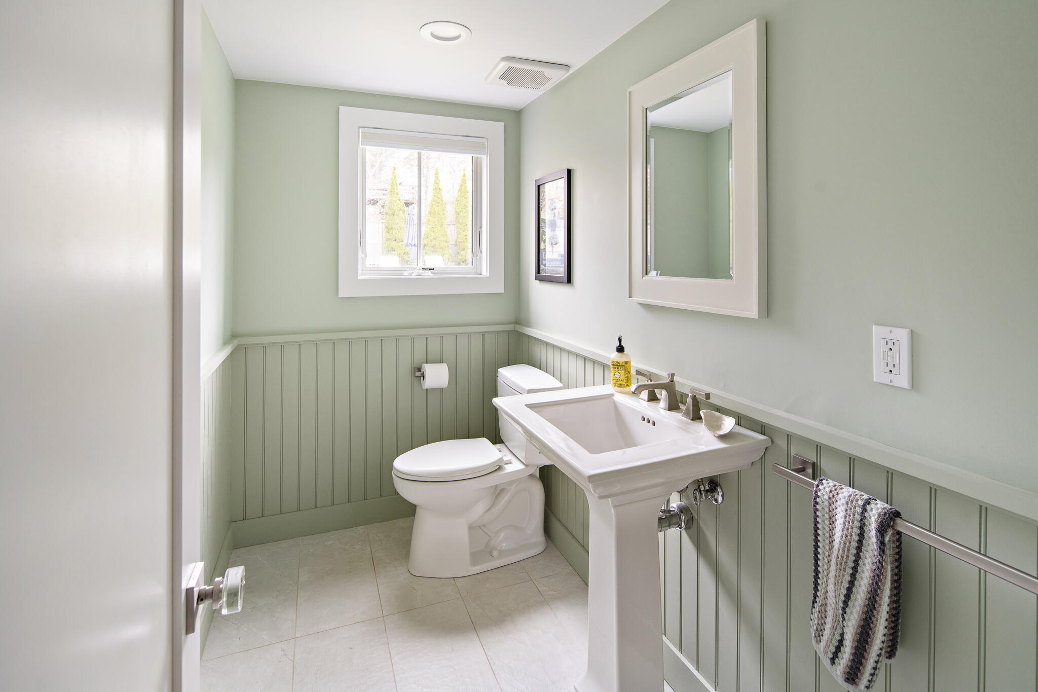 110 5th Street North Edgartown, MA 02539 - Photo 21 of 40 First floor half bath