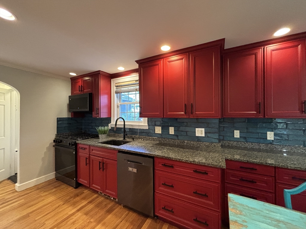 36 Risley Road, Unit 36 Brookline, MA 02467 - Photo 31 of 36