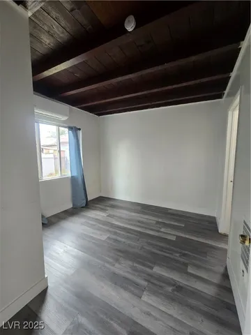 $975 | 432 North 15th Street, Unit B, Las Vegas, NV 89101