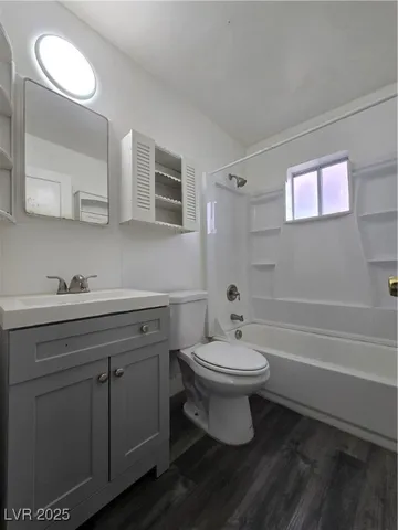 $975 | 432 North 15th Street, Unit B, Las Vegas, NV 89101