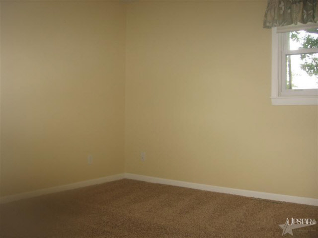 145 Westlawn Drive Decatur, IN 46733 - Photo 4 of 10