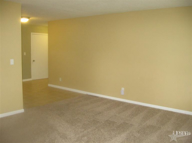 145 Westlawn Drive Decatur, IN 46733 - Photo 6 of 10